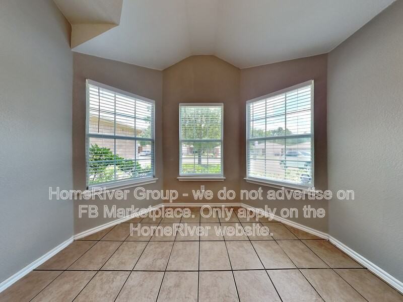 1102 Oak Hollow Ln - Photo 5 of 29