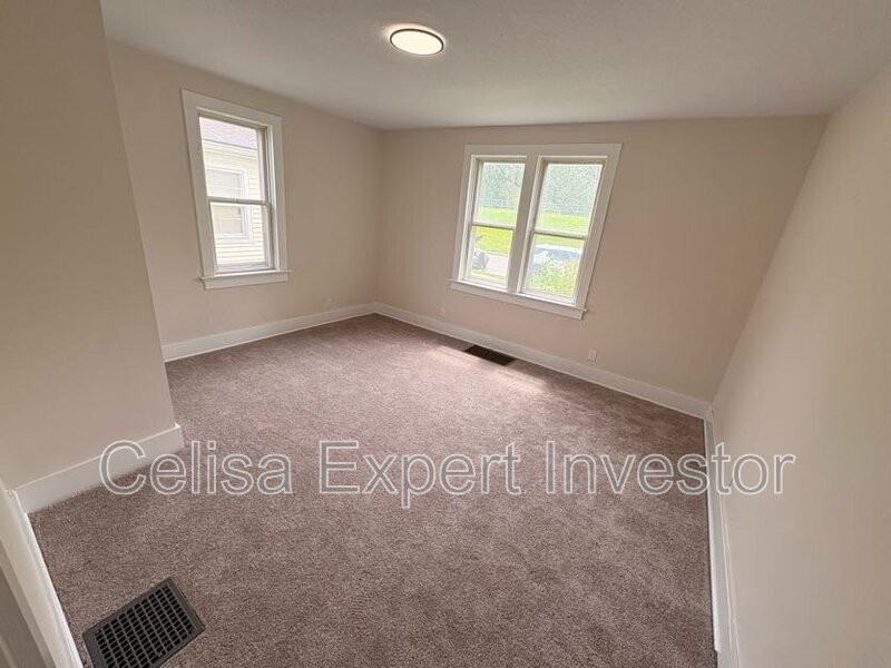 805 Edgewater Ave - Photo 5 of 8