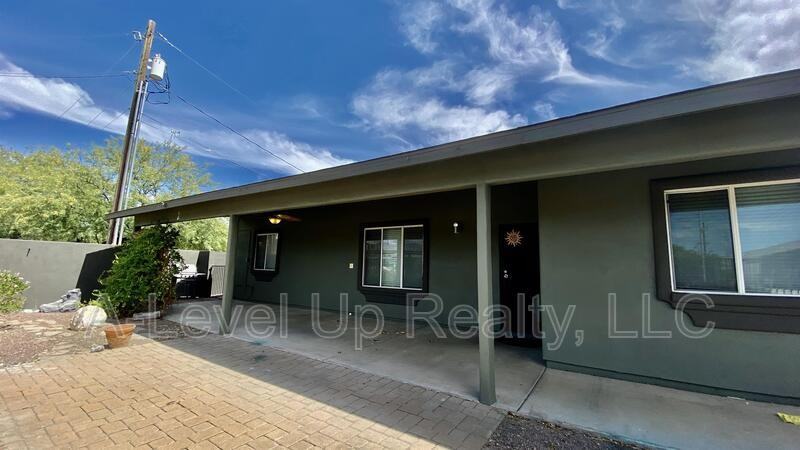 1144 N 11th Ave - Photo 2 of 42