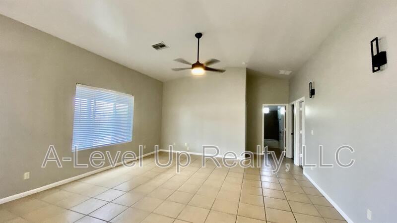 1144 N 11th Ave - Photo 6 of 42