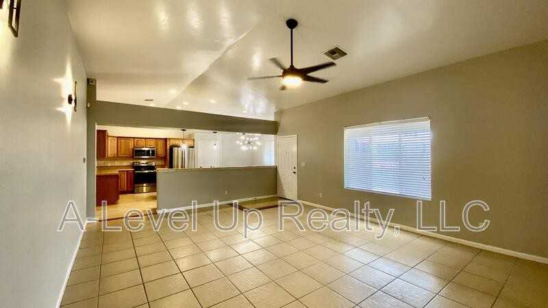 1144 N 11th Ave - Photo 7 of 42