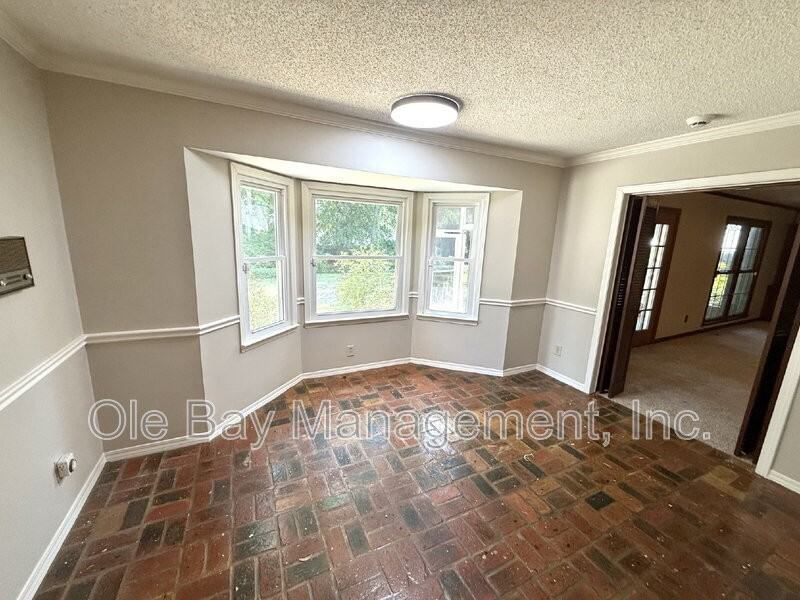 6605 Chimney Top Dr S - Photo 4 of 15