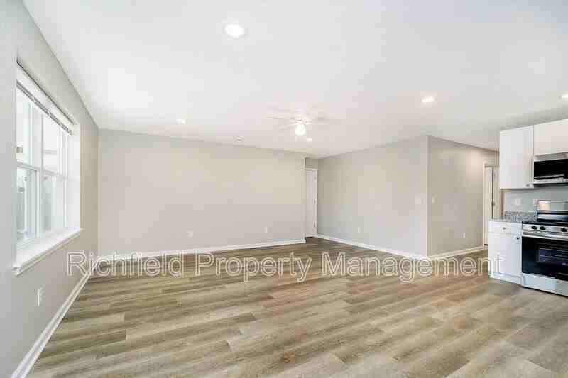 1729 Thaddeus St - Photo 7 of 31