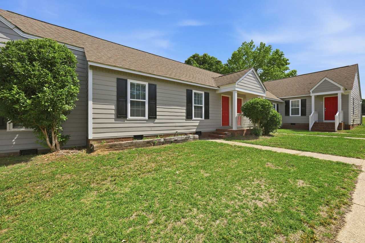 Hoyle Drive Duplexes - Photo 2 of 15