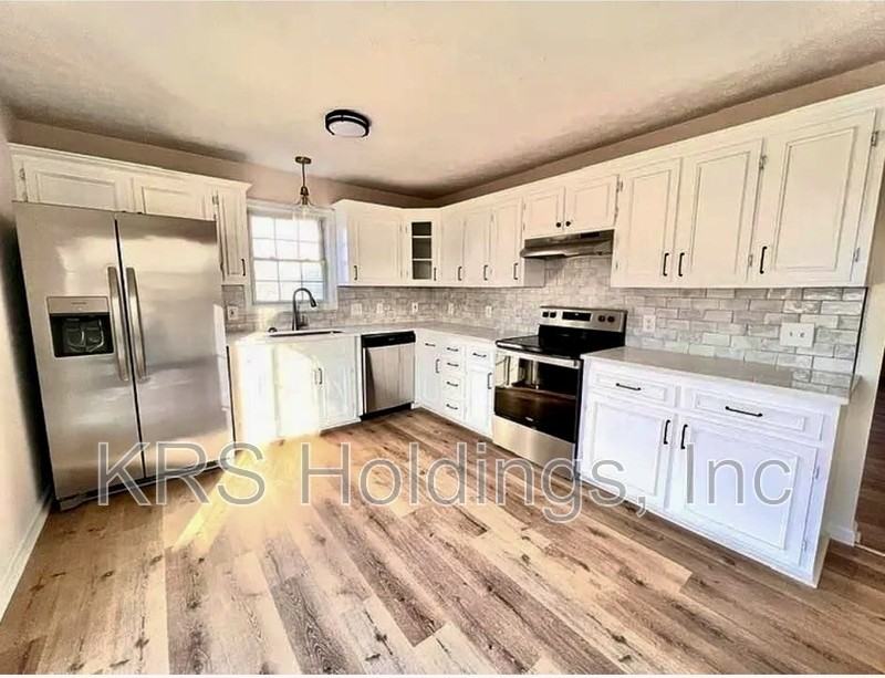 400 Barrington Way - Photo 7 of 15