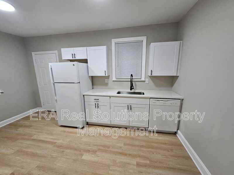 775 Berkeley Rd - Photo 4 of 8