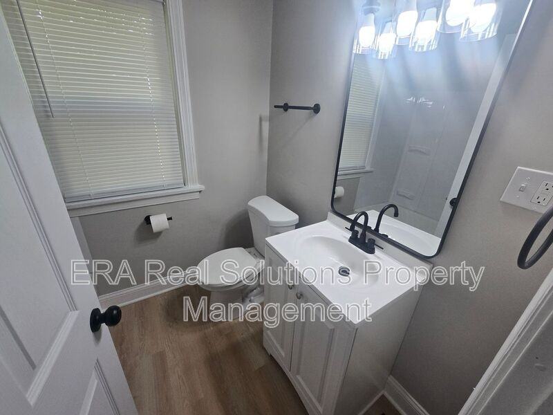 775 Berkeley Rd - Photo 5 of 8