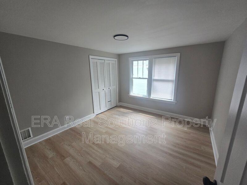 775 Berkeley Rd - Photo 6 of 8