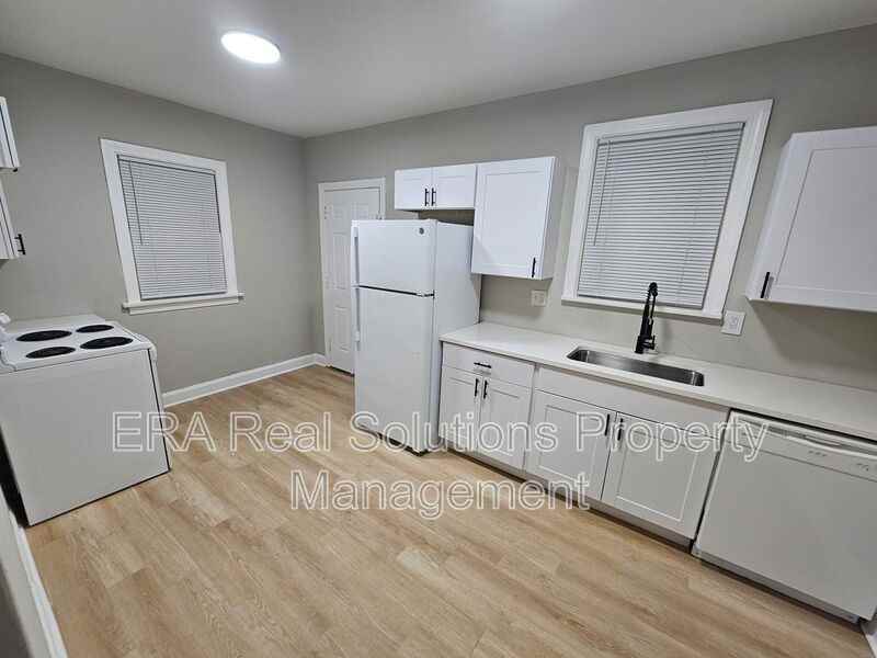 773 Berkeley Rd - Photo 4 of 8