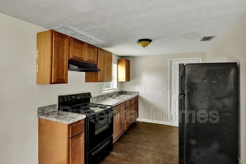 2312 Palmdale St - Photo 2 of 20