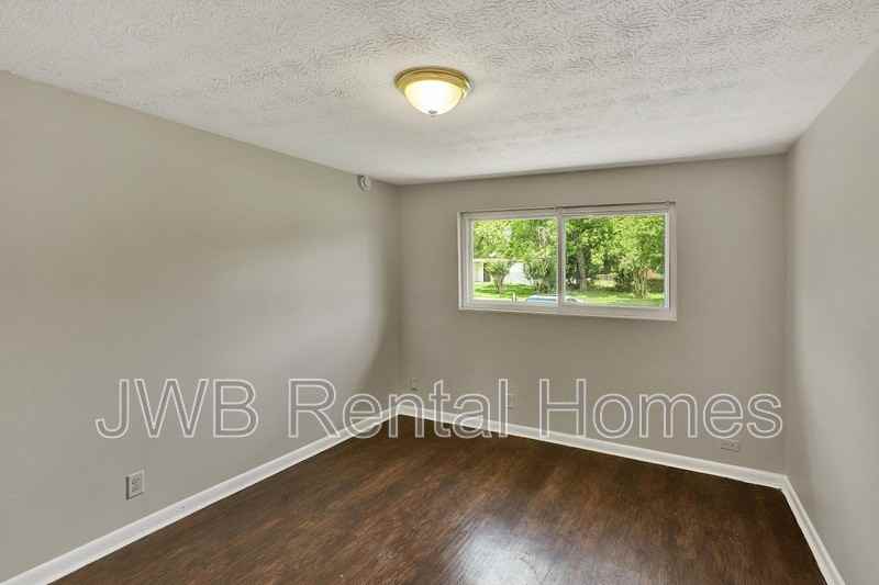 2312 Palmdale St - Photo 7 of 20