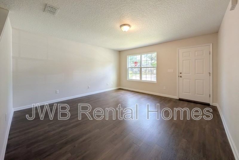 8752 India Ave - Photo 3 of 19