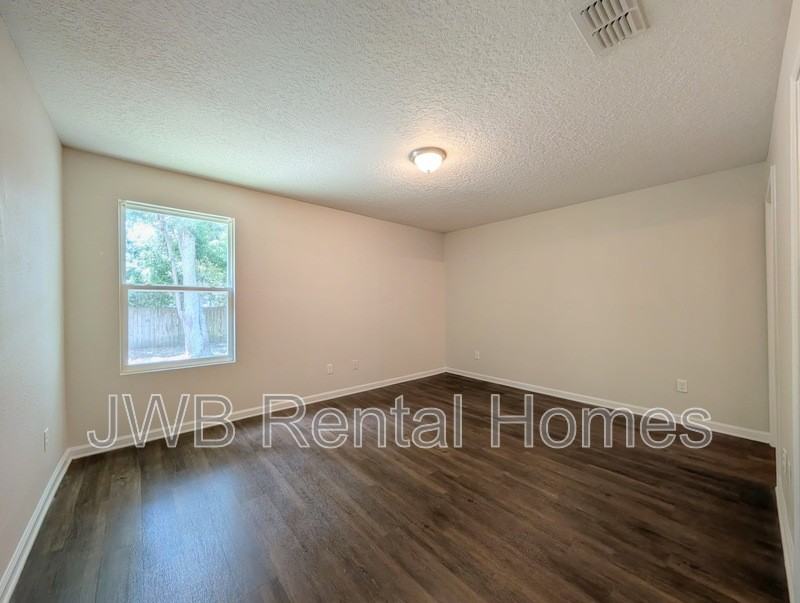 8752 India Ave - Photo 5 of 19