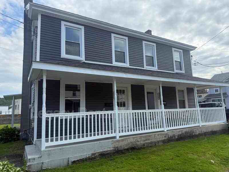 652 Old Berwick Rd