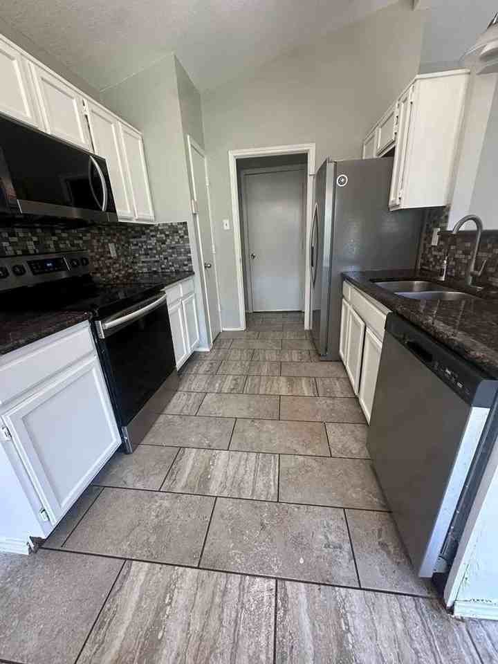 222 Lydia Cir - Photo 2 of 15