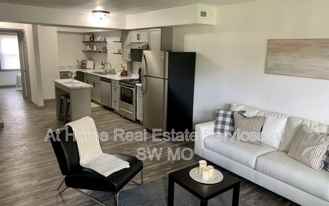 1438 E Elm St #12 - Photo 1 of 1