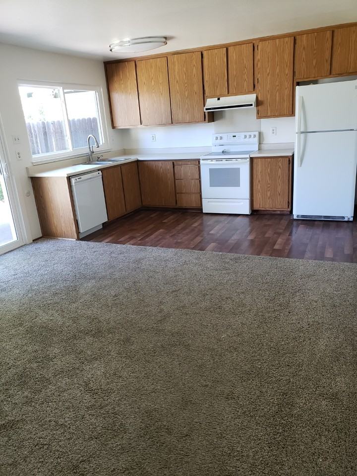 9250 Medallion Way - Photo 4 of 11