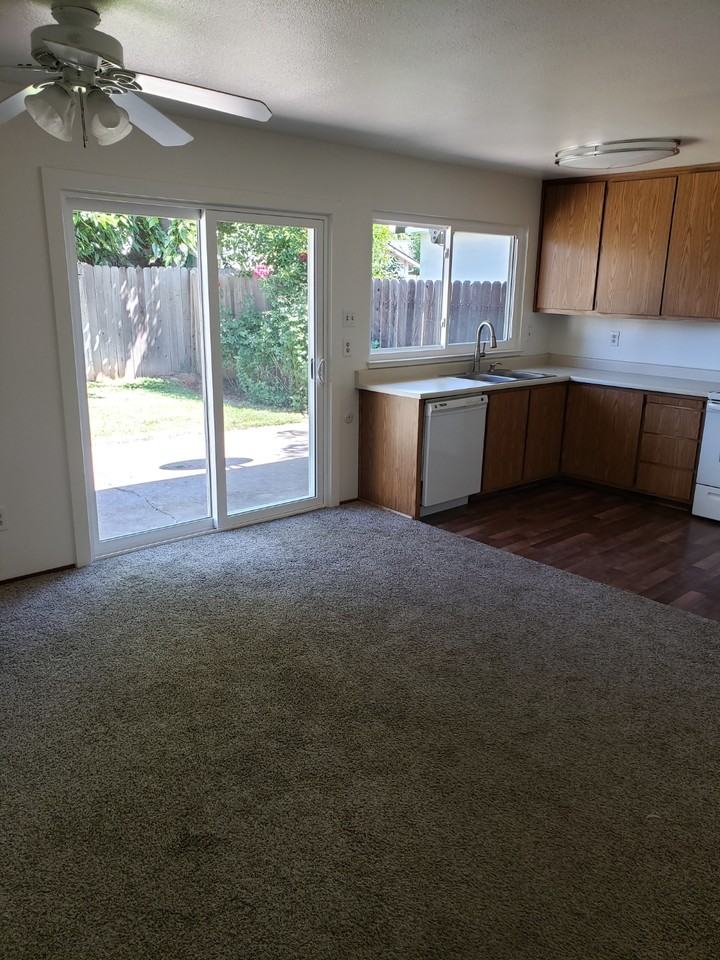 9250 Medallion Way - Photo 5 of 11