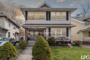 4138 N Lockwood Ave Uppr - Photo 1 of 1