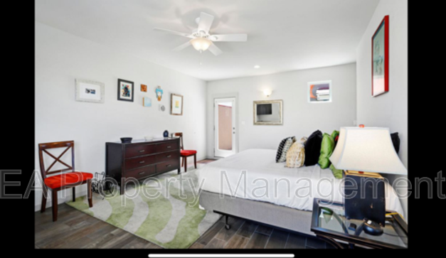 1419 Coal Ave Sw - Photo 3 of 6