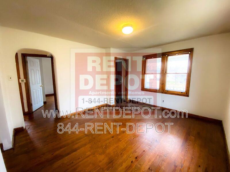 1815 S Helfrich Ave - Photo 2 of 10