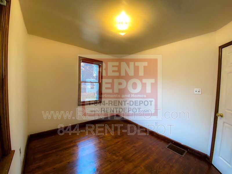 1815 S Helfrich Ave - Photo 4 of 10