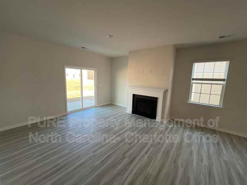 128 Sycamore Springs Dr - Photo 7 of 27