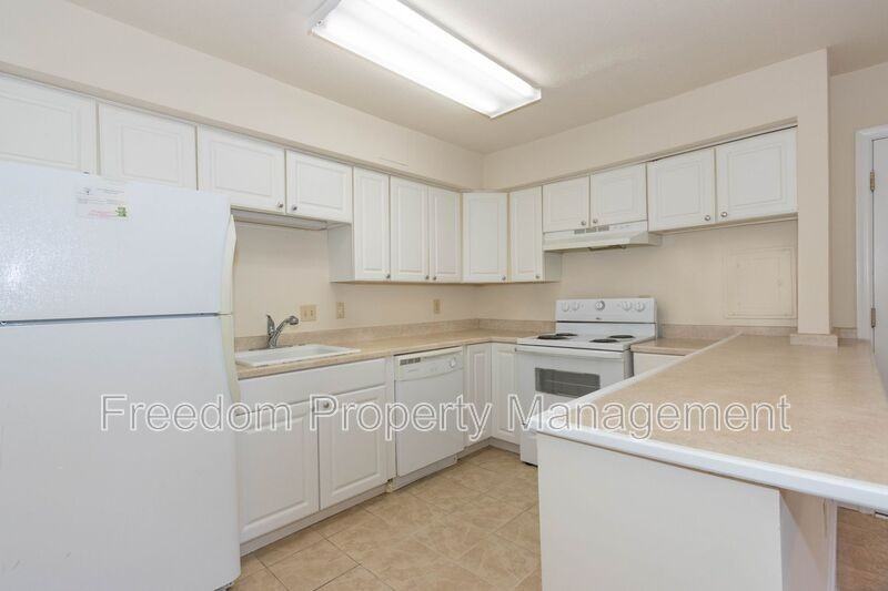 9206 Hood Rd - Photo 6 of 26