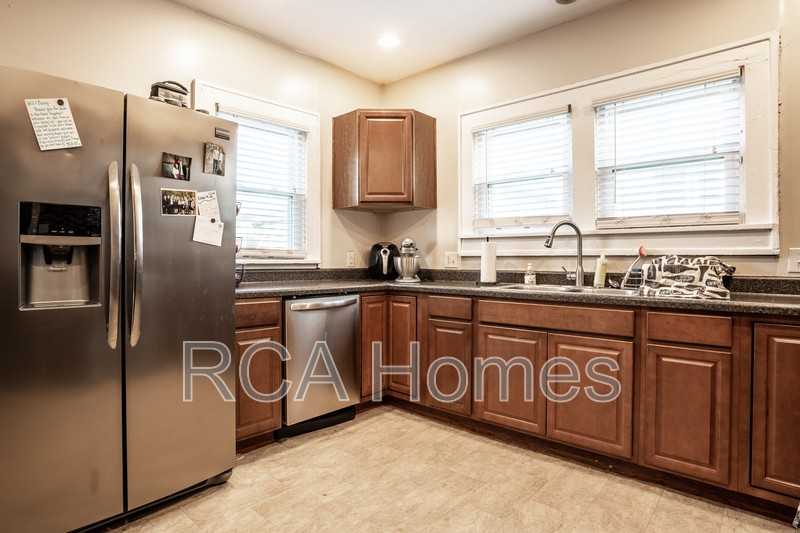 3040 N College Ave - Photo 5 of 15