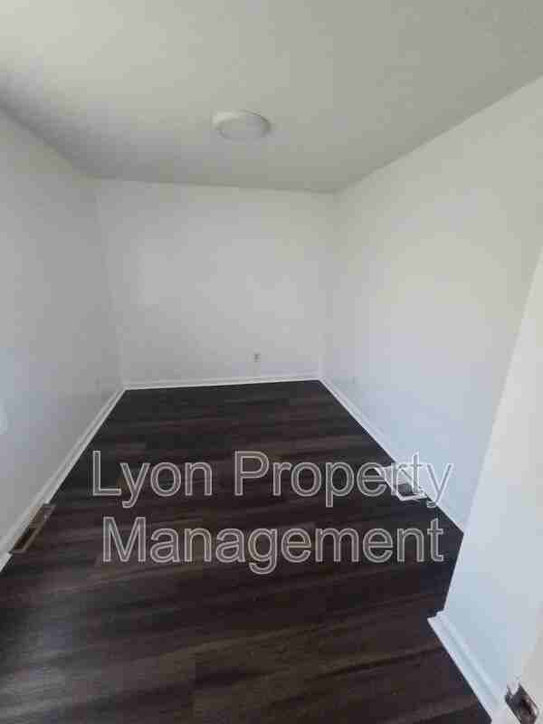 94 Webster Ave #1 - Photo 7 of 9