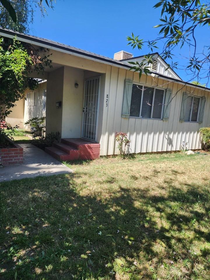 821 Burke Ave - Photo 3 of 20
