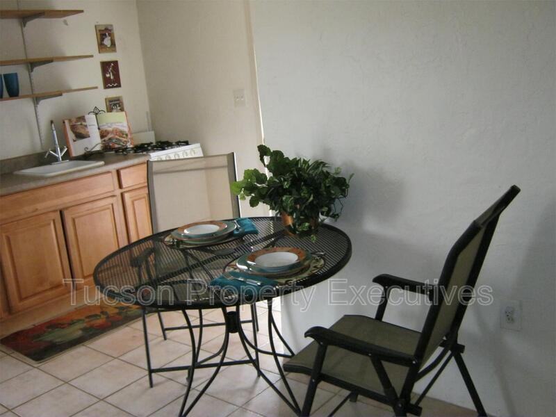 1233 E Mabel St - Photo 2 of 4