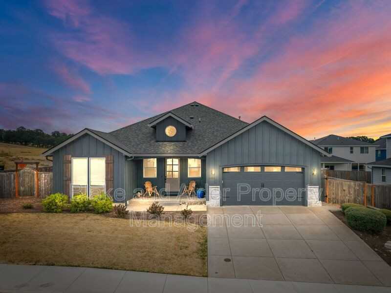 496 Nw Cascade Mountain Dr - Photo 2 of 50