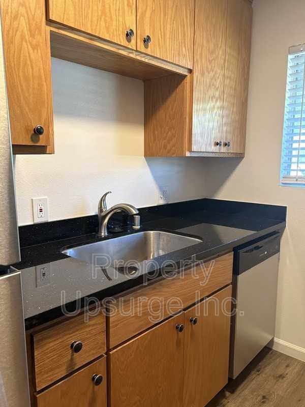 71 Mono Ave - Photo 2 of 12