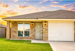 featured image of 2704 Vernice Loop