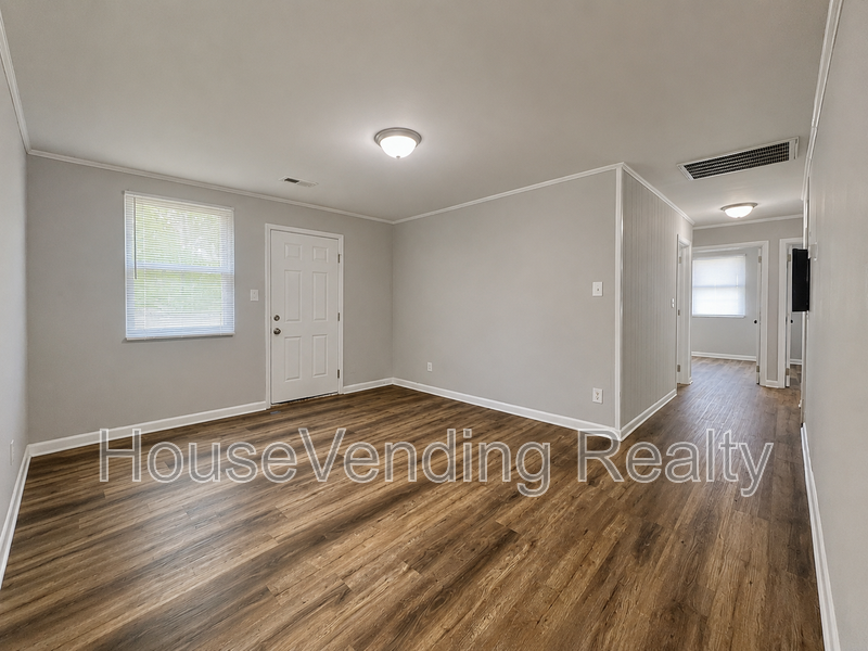 2221 Compton Dr - Photo 2 of 15