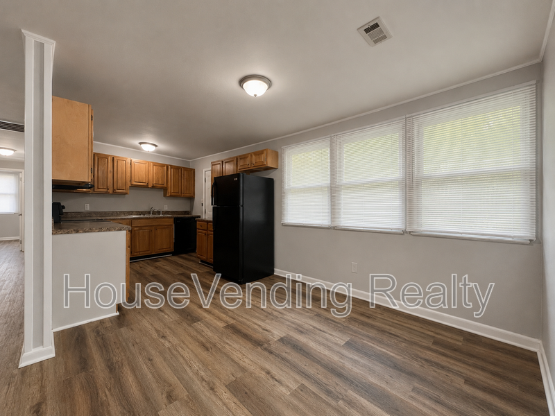 2221 Compton Dr - Photo 3 of 15