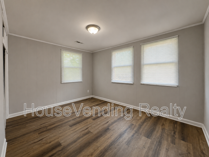 2221 Compton Dr - Photo 7 of 15