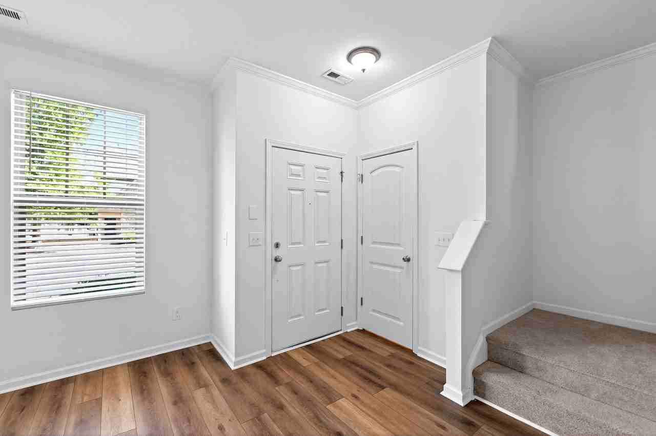 4509 Middletown Dr - Photo 5 of 38
