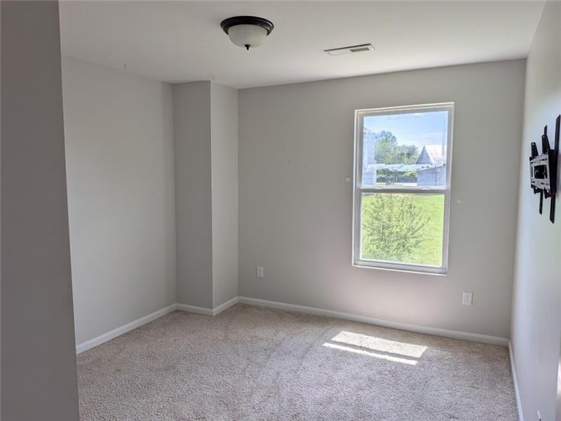 2099 Commons Cir - Photo 6 of 15
