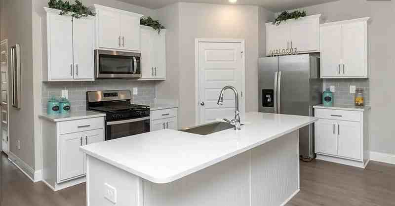 10530 Relic Rd S - Photo 3 of 27