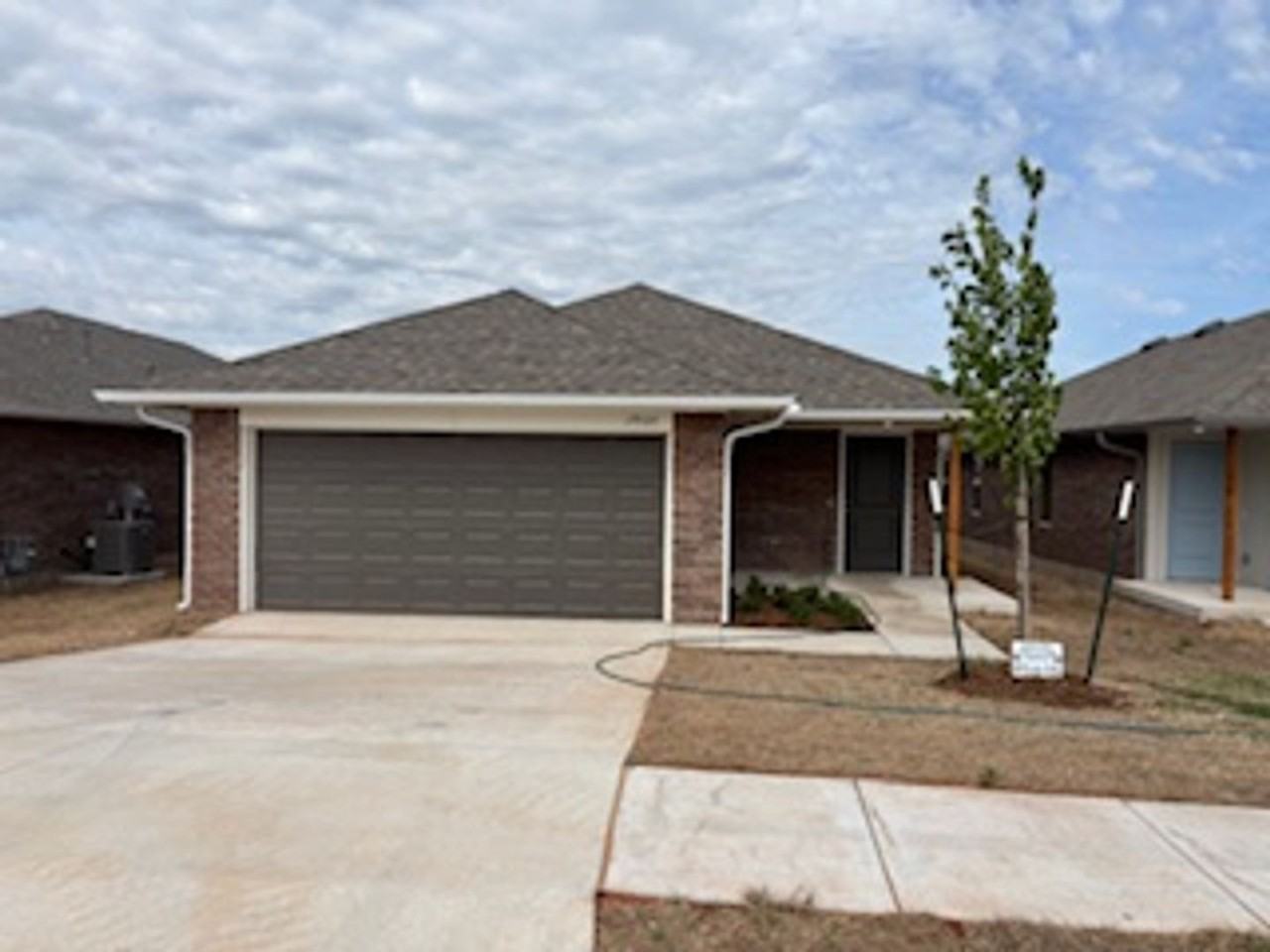 19505 Conway Dr - Photo 2 of 5