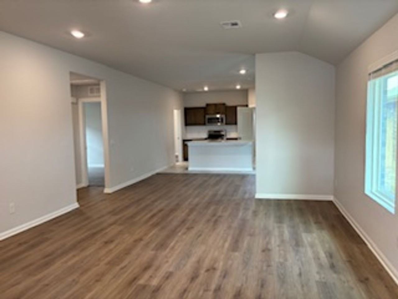 19505 Conway Dr - Photo 3 of 5