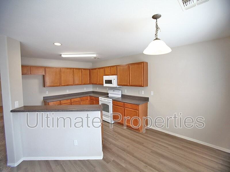 21983 W Gardenia Dr - Photo 6 of 26