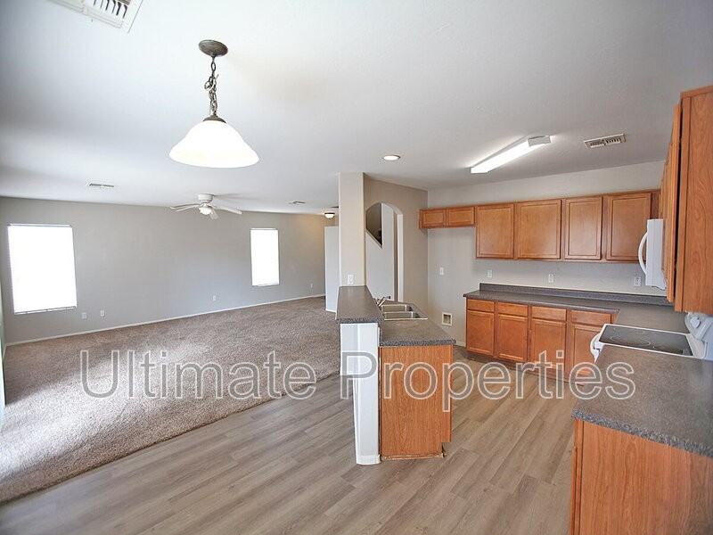 21983 W Gardenia Dr - Photo 7 of 26
