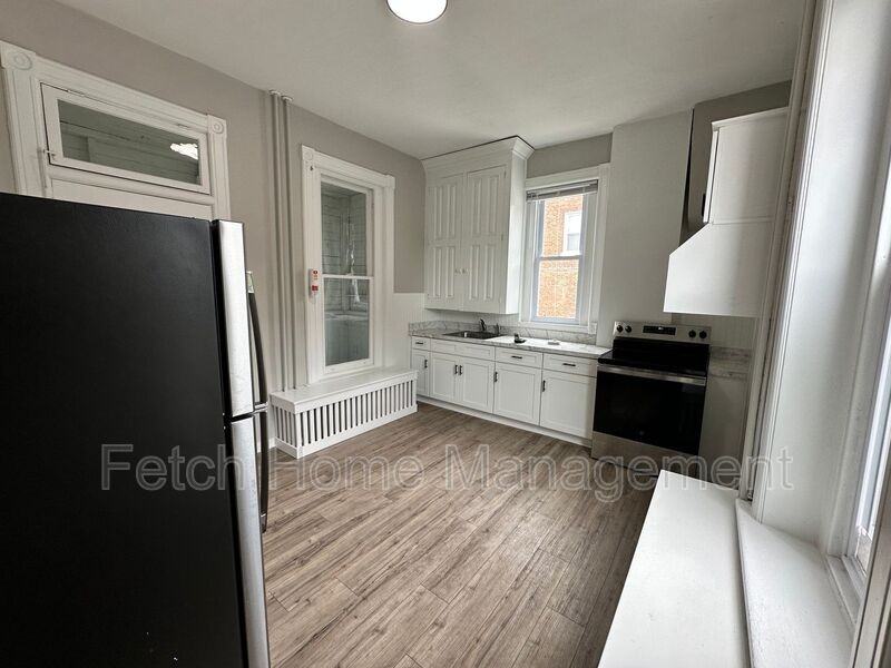 701 Walnut St #1 - Photo 7 of 12