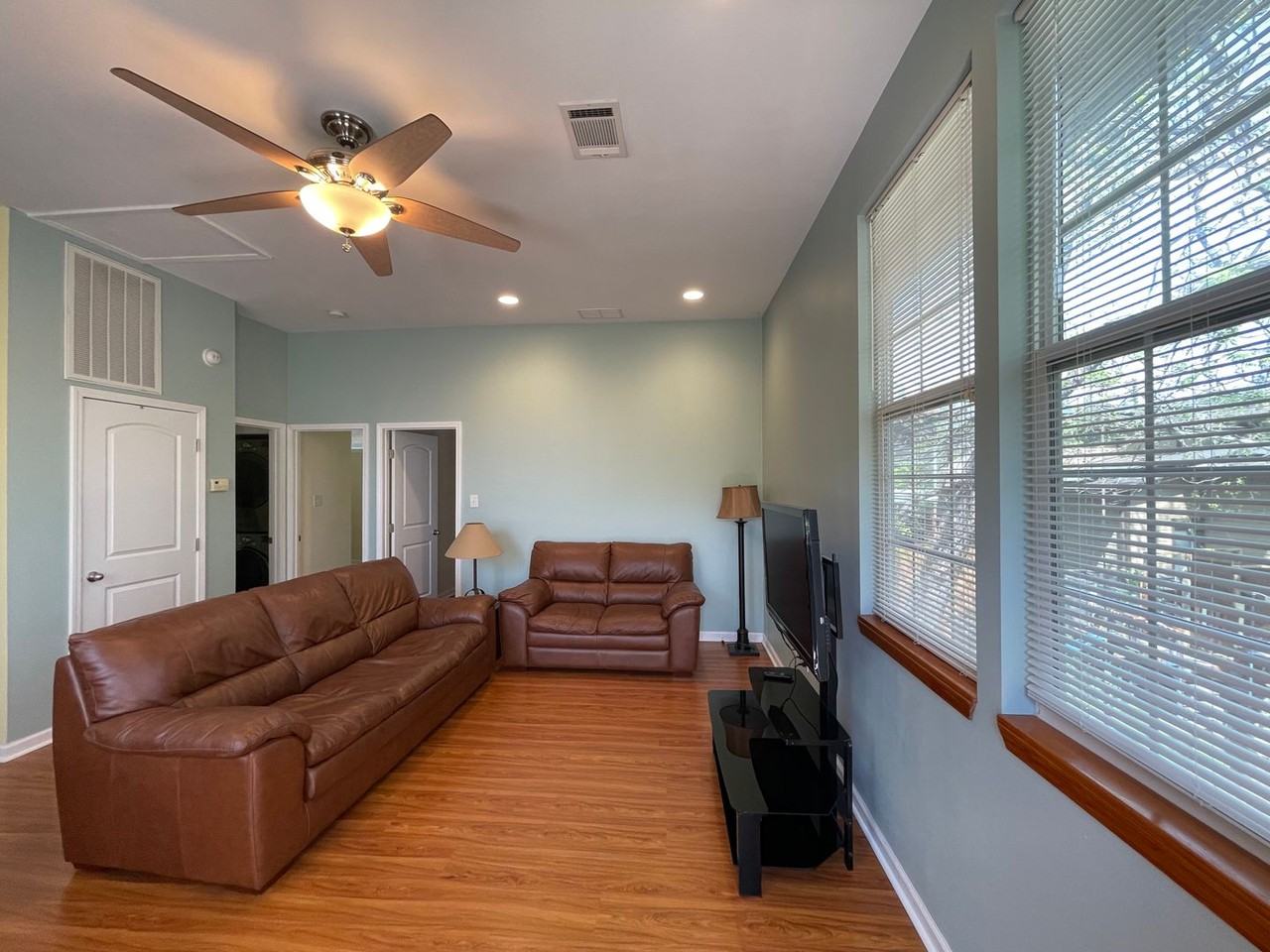 703 Josephine St - Photo 2 of 30