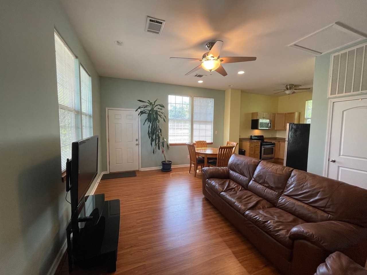 703 Josephine St - Photo 3 of 30