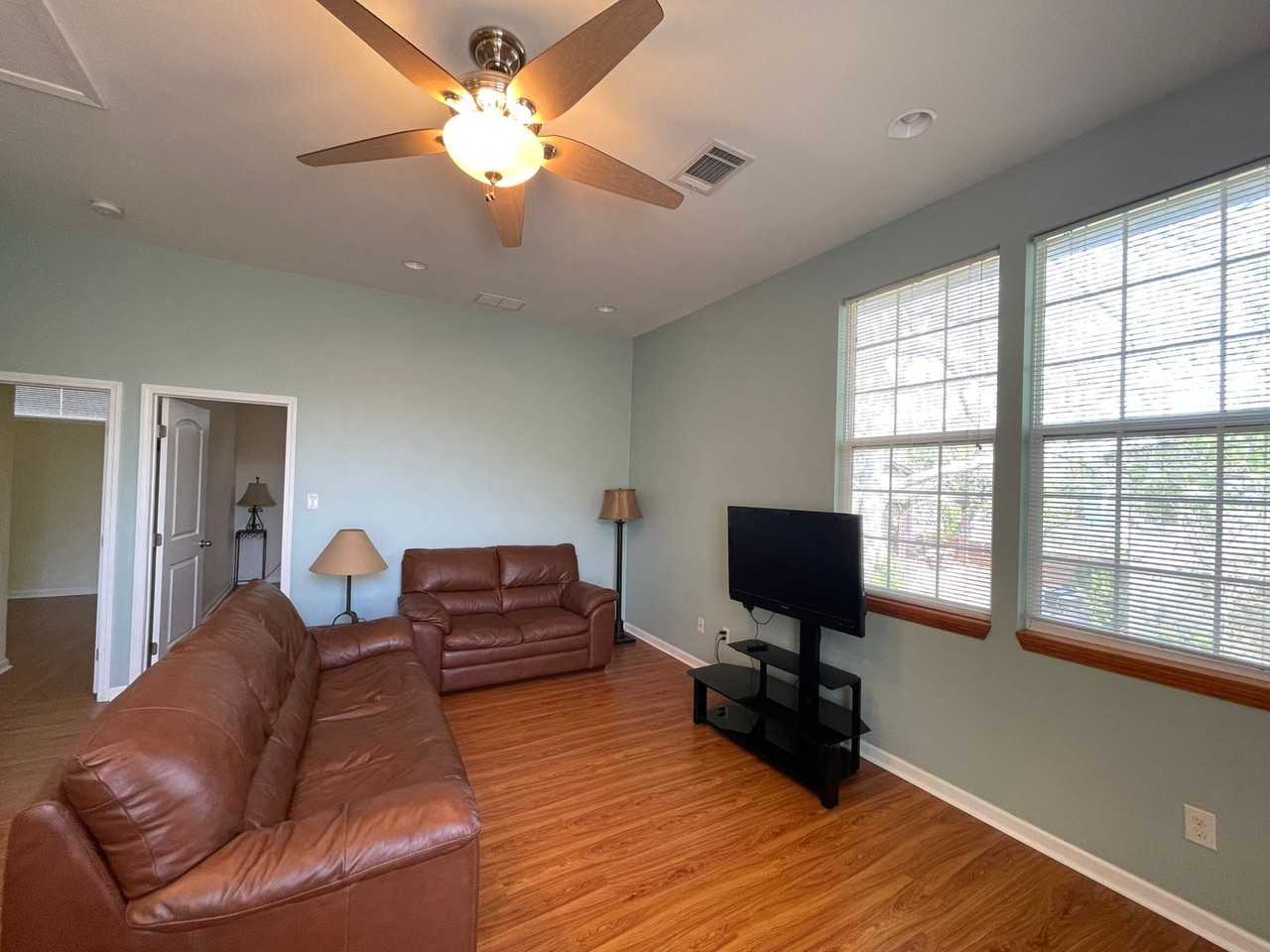 703 Josephine St - Photo 7 of 30