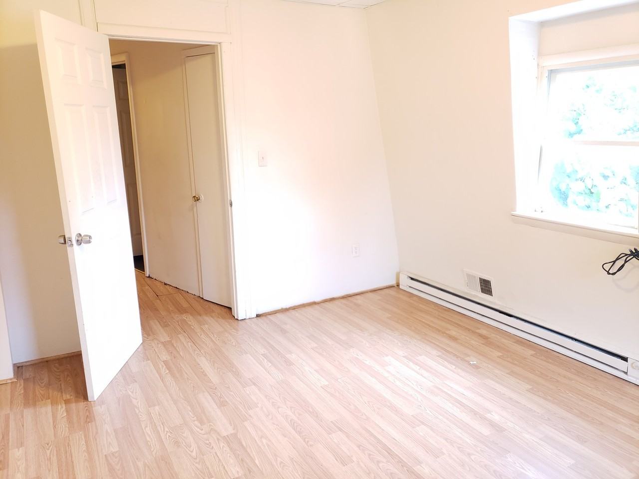 537 Pratt St - Photo 3 of 10